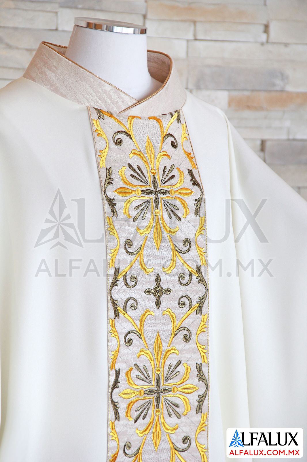 30 SAN MIGUEL Alfalux Casulla Laterales Bronce Brocado 300 (4)